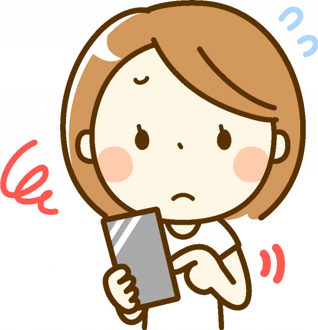 スマホを見過ぎの女性